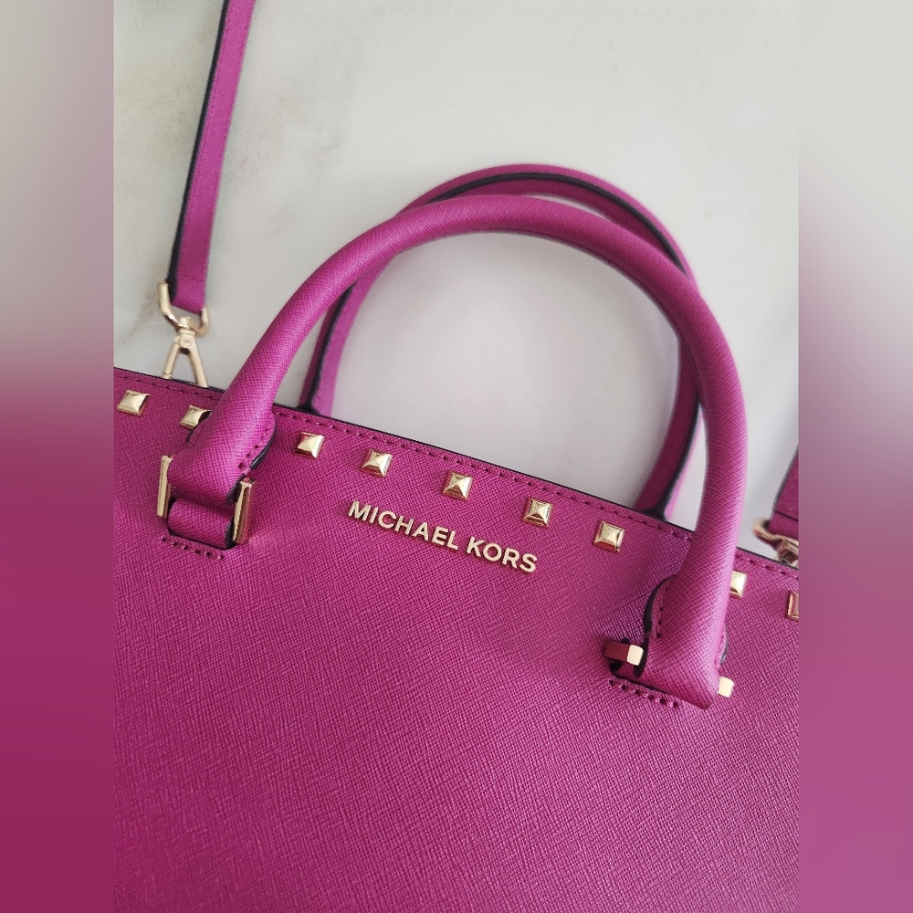 Gorgeous hot pink Michael Kors Selma Mdm Studded convertible crossbody bag - Picture 8 of 14